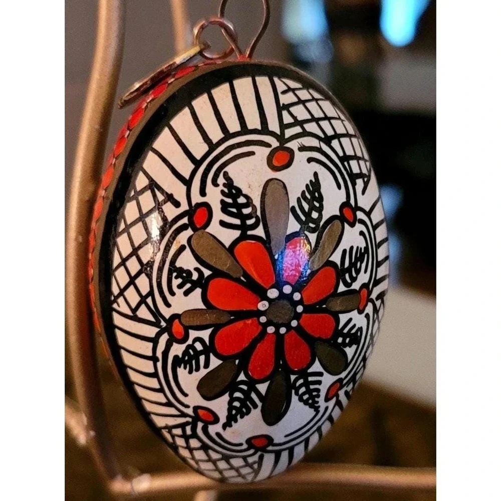 😎Vintage UNICEF Handmade Ukrainian Wood Egg Ornaments Traditional Folk‎ Art